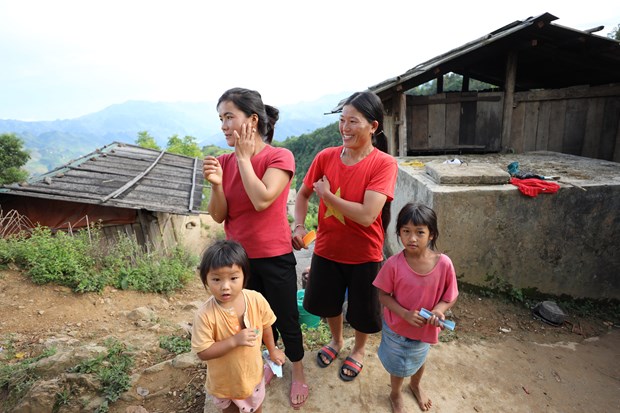 Tại Việt Nam, theo thống kê, tỷ lệ hộ nghèo theo chuẩn nghèo đa chiều của cả nước đã giảm từ 9,88% cuối năm 2015 xuống dưới 3% vào năm 2020. (Ảnh: Nhật Anh/Vietnam+)