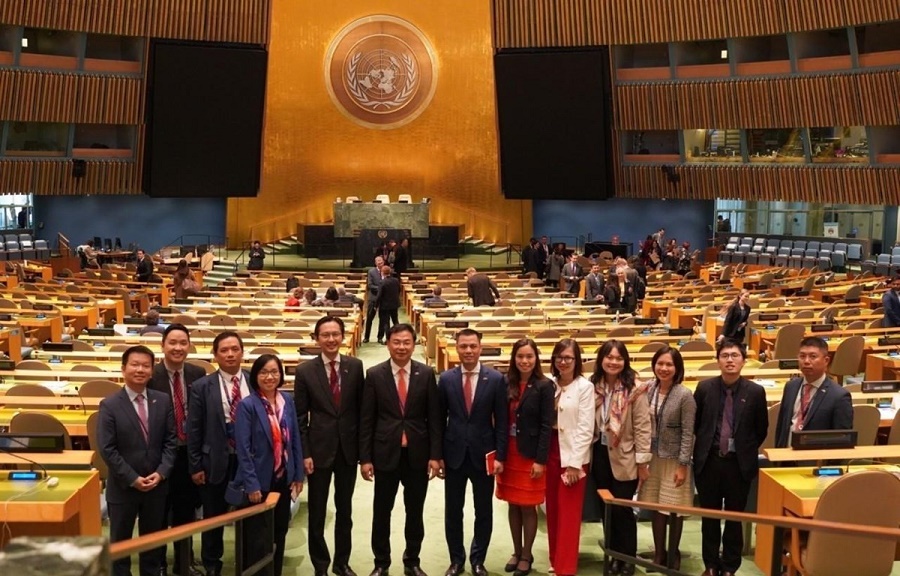 Đoàn Việt Nam tham dự phiên họp bỏ phiếu và công bố kết quả thành viên Hội đồng Nhân quyền Liên Hợp Quốc tại Trụ sở Liên Hợp quốc ở New York, Hoa Kỳ. (Ảnh: TTXVN phát)