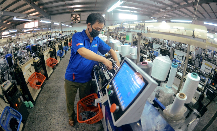 
            
            Dây chuyền sản xuất găng tay xuất khẩu tại Công ty Glovenland vina (Việt Yên).
