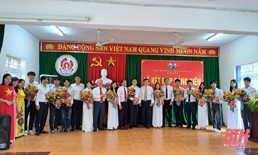 6 tháng đầu năm 2022, TP Thanh Hóa có 12 học sinh THPT được kết nạp vào Đảng.