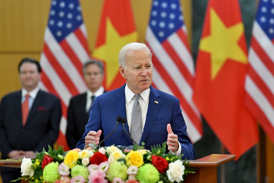Tổng thống Hoa Kỳ Joe Biden phát biểu tại cuộc họp báo chung với Tổng Bí thư Nguyễn Phú Trọng.